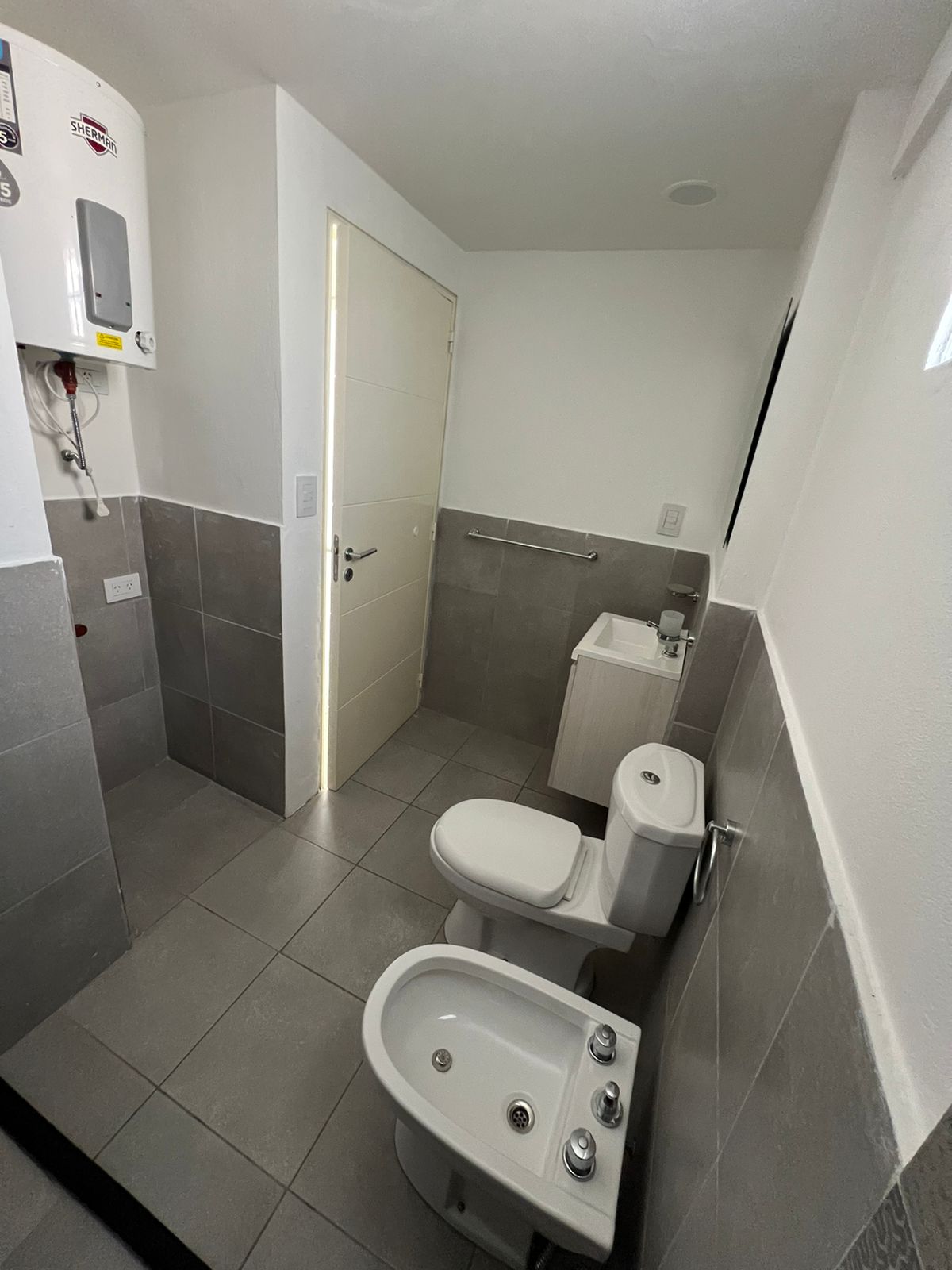 ALQUILO DEPARTAMENTO 1 DORMITORIO BARRIO GUEMES -SOBRE CAÑADA-.