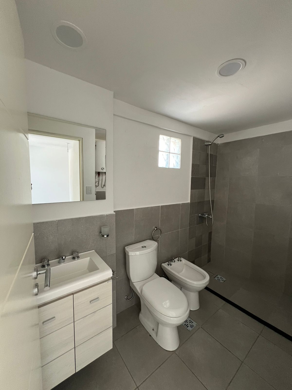 ALQUILO DEPARTAMENTO 1 DORMITORIO BARRIO GUEMES -SOBRE CAÑADA-.