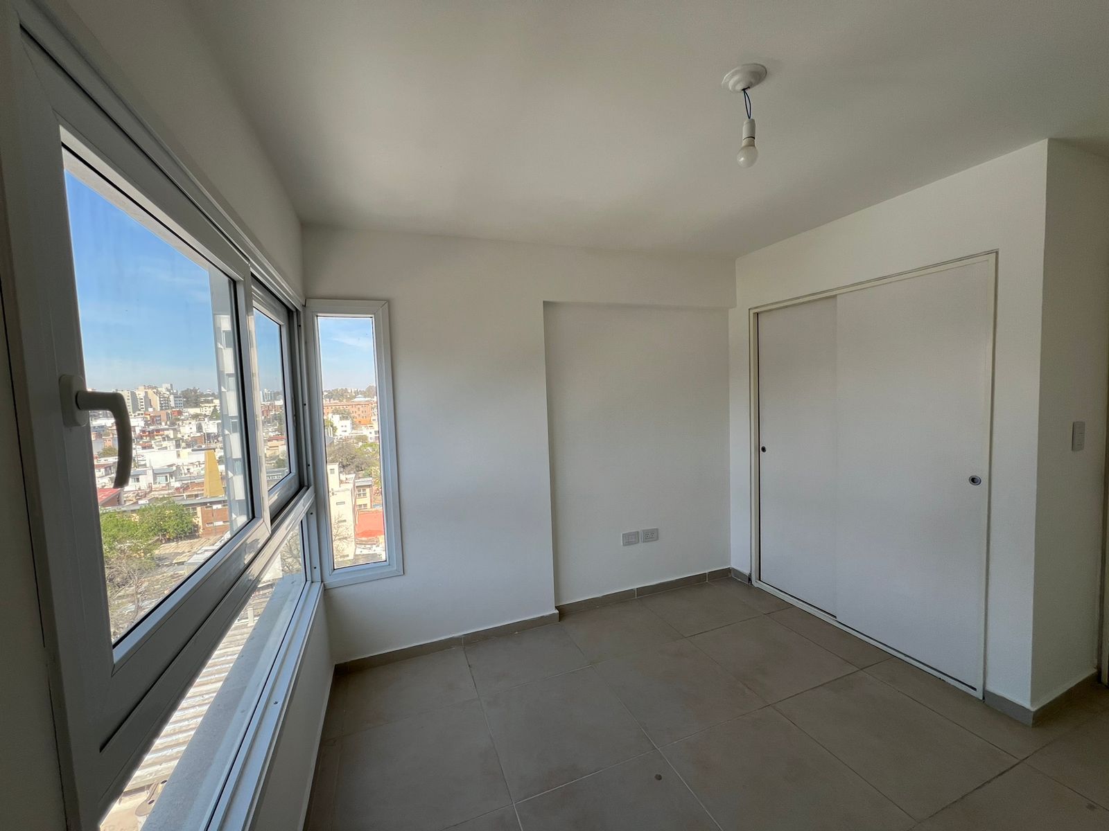 ALQUILO DEPARTAMENTO 1 DORMITORIO BARRIO GUEMES -SOBRE CAÑADA-.