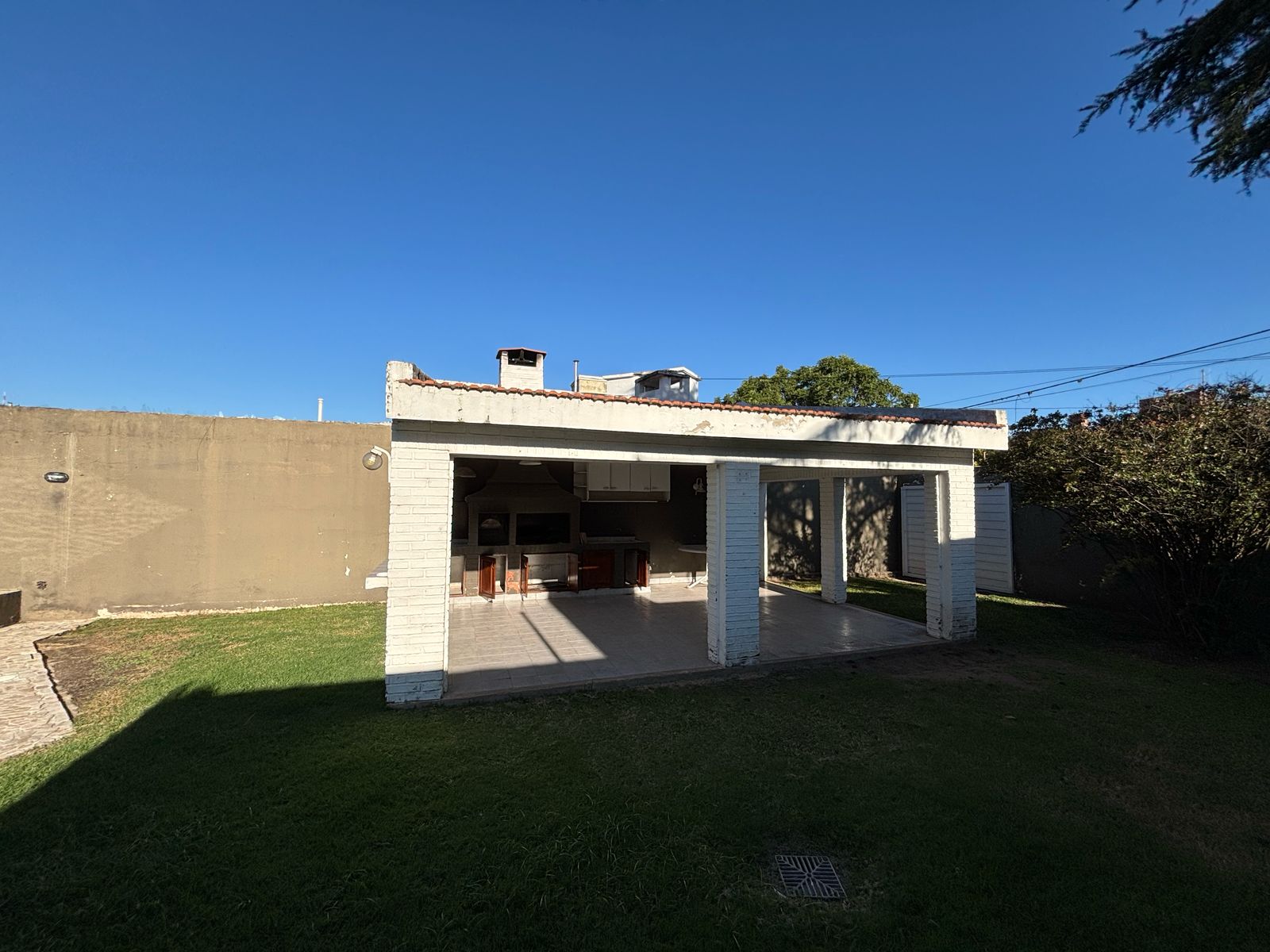 Casa de 3 dormitorios en alquiler en URCA - Terreno doble