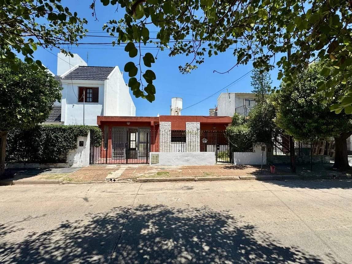 Venta 3 dormitorios amplia Parque Velez Sarsfield Entorno escritura