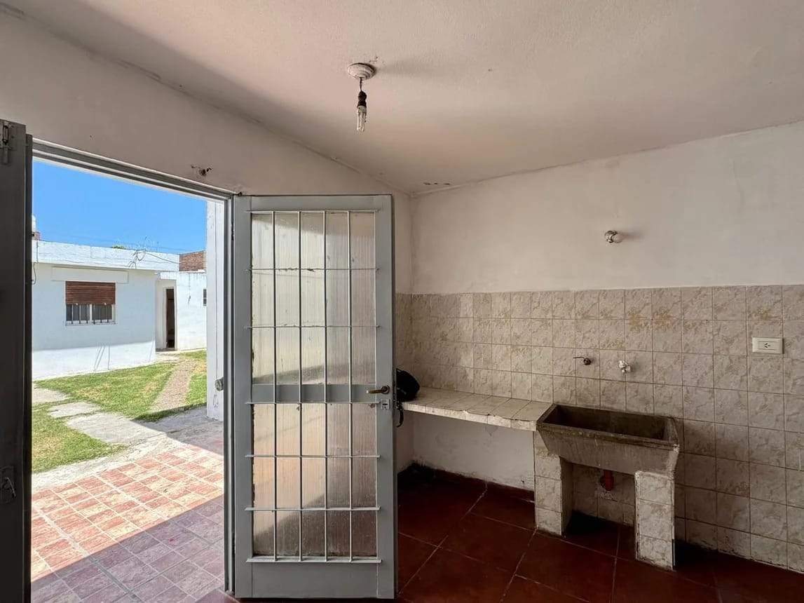 Venta 3 dormitorios amplia Parque Velez Sarsfield Entorno escritura