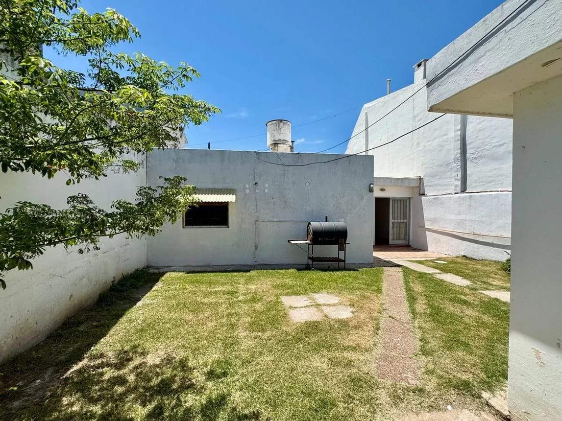 Venta 3 dormitorios amplia Parque Velez Sarsfield Entorno escritura