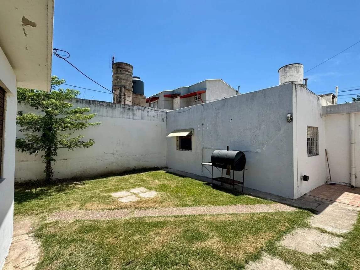 Venta 3 dormitorios amplia Parque Velez Sarsfield Entorno escritura