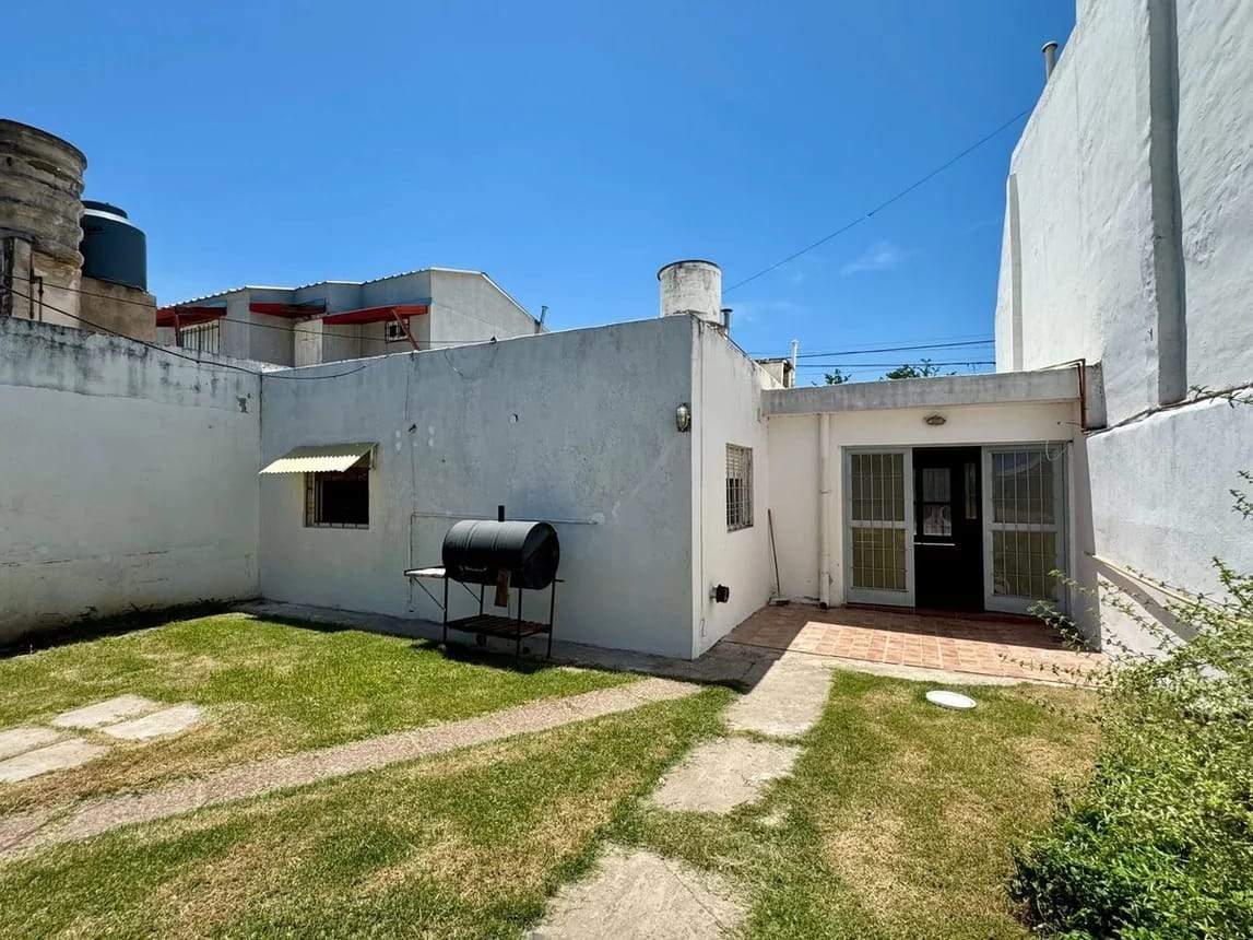 Venta 3 dormitorios amplia Parque Velez Sarsfield Entorno escritura