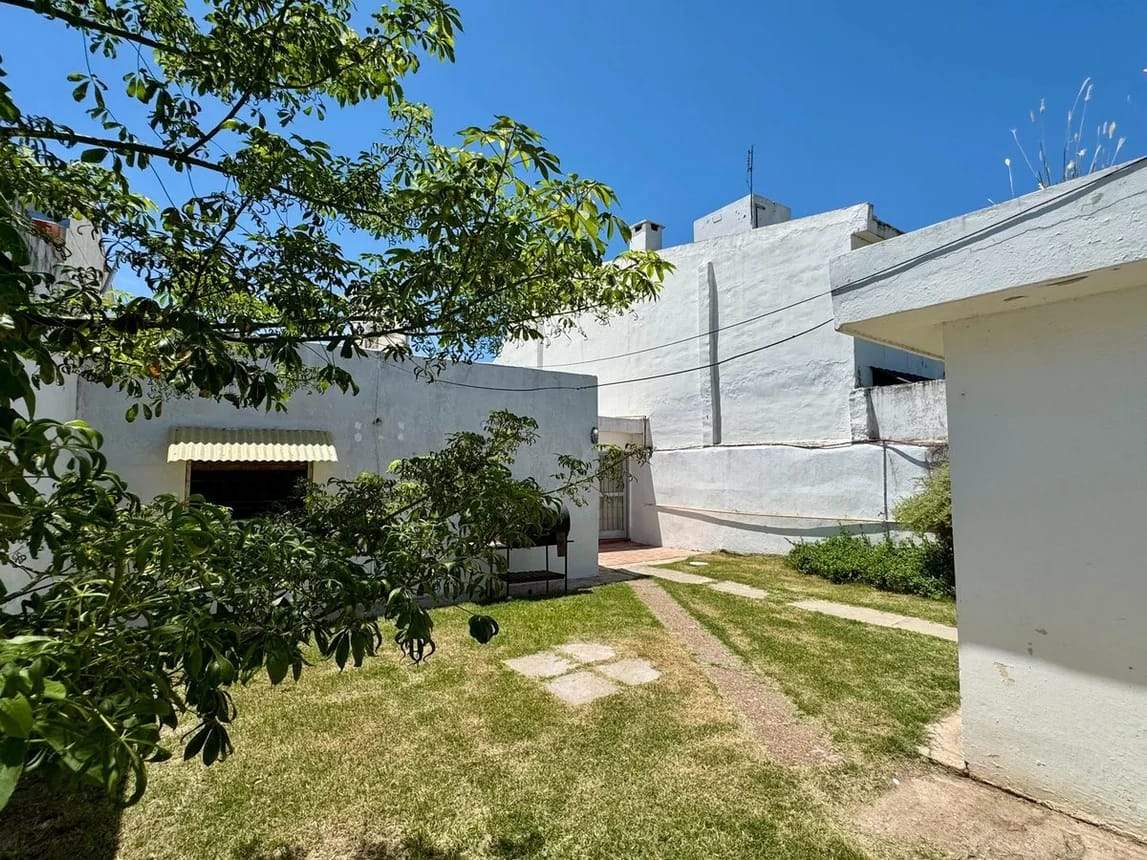 Venta 3 dormitorios amplia Parque Velez Sarsfield Entorno escritura