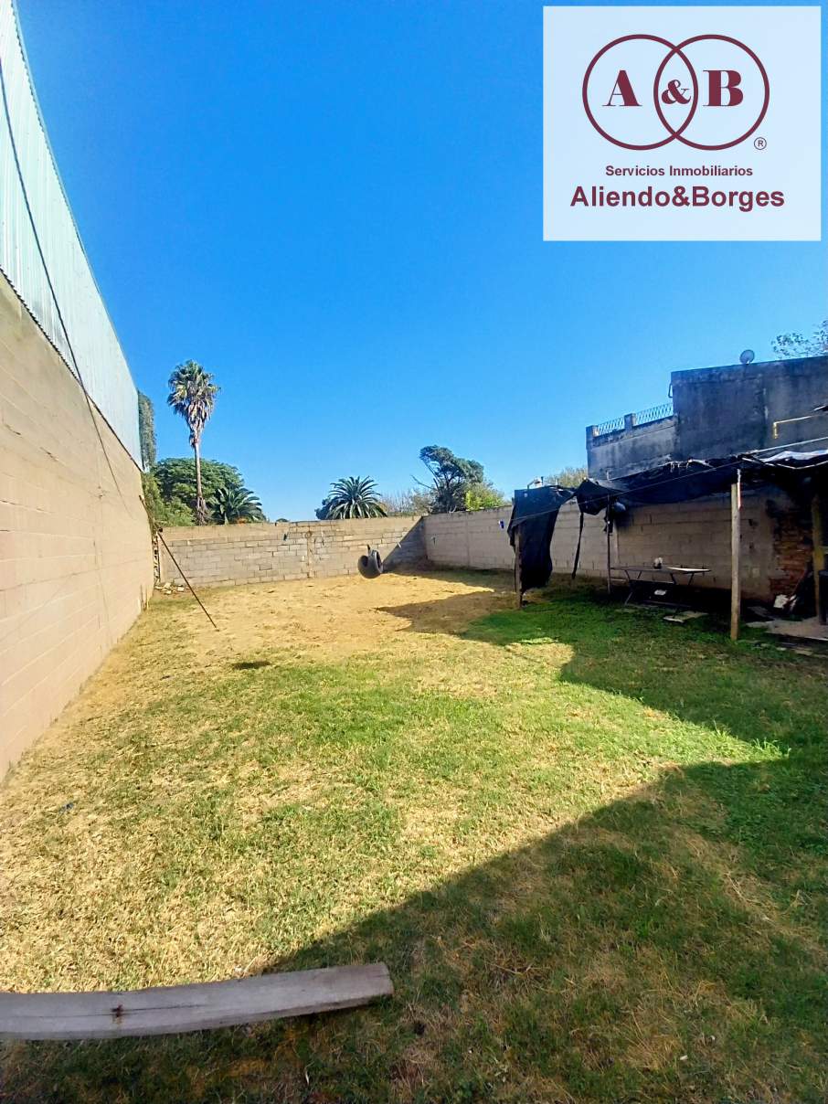 EN VENTA CASA PARA VIVIENDA UNIFAMILIAR, ECONÓMICA. EN SECTOR SUR, RÍO CUARTO, CÓRDOBA. AMPLIO TERRENO.