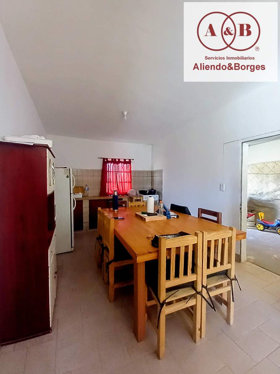 EN VENTA CASA PARA VIVIENDA UNIFAMILIAR, ECONÓMICA. EN SECTOR SUR, RÍO CUARTO, CÓRDOBA. AMPLIO TERRENO.