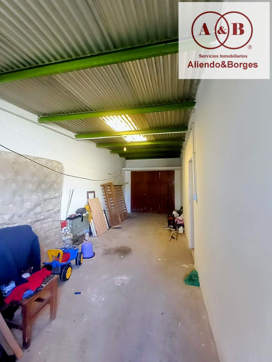 EN VENTA CASA PARA VIVIENDA UNIFAMILIAR, ECONÓMICA. EN SECTOR SUR, RÍO CUARTO, CÓRDOBA. AMPLIO TERRENO.