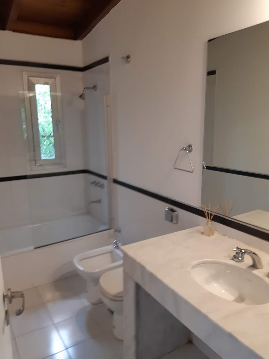 Alquiler Permanente Villa Allende Golf 4 Dormitorios