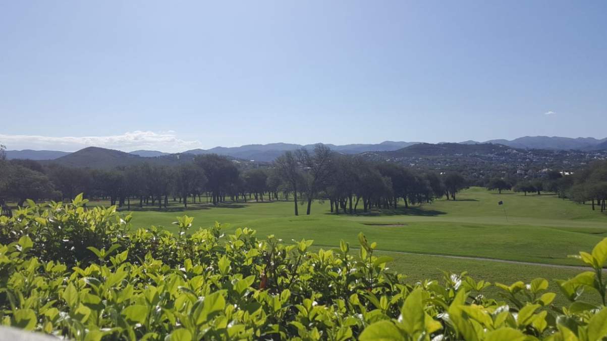 Lote esquina en venta en Country Valle del Golf, Malagueño