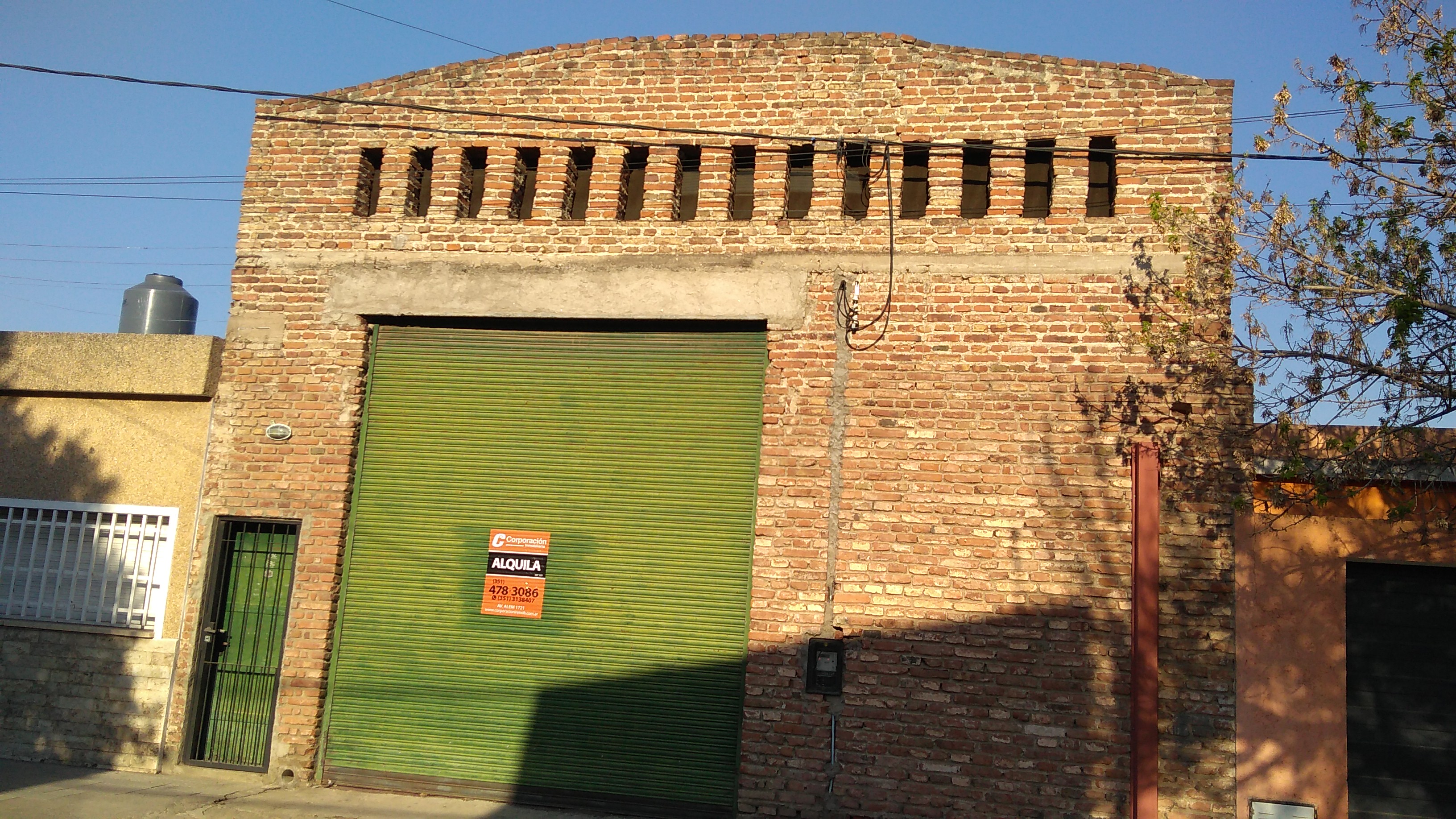 GRAL BUSTOA - SARAVIA 892  - GALPON CON OFICINA EN ALQUILER