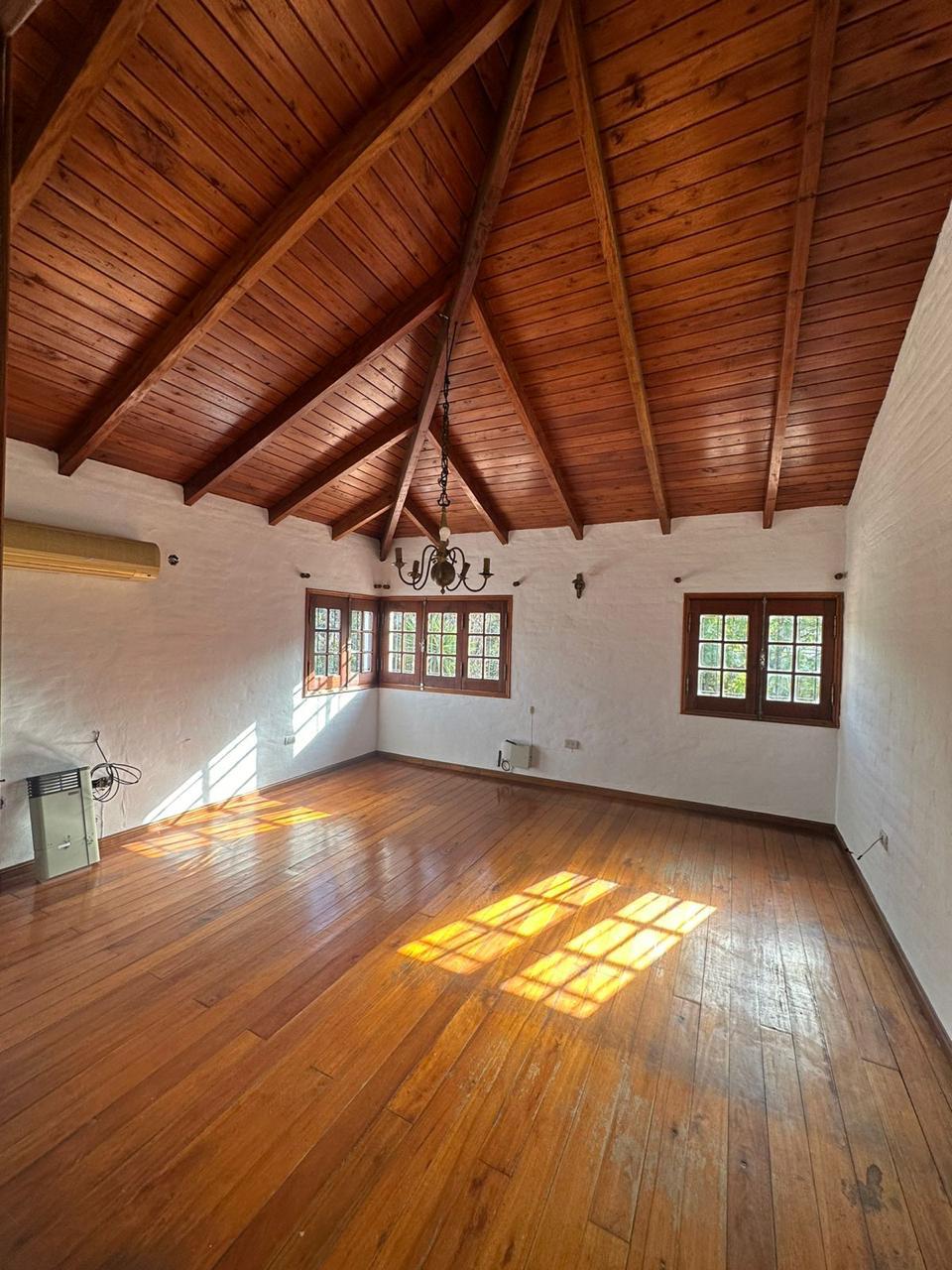 FABULOSA CASA UNIFAMILIAR 3 DORMI ARGUELLO