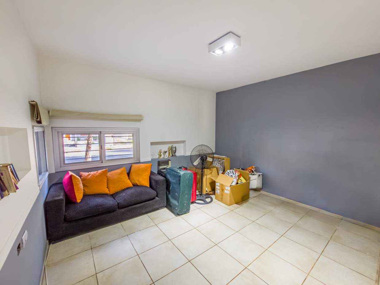 VENTA CASA 4 DORM 2 BAÑOS GARAJE DOBLE JARDÍN PILETA B NUEVO POETA LUGONES CBA