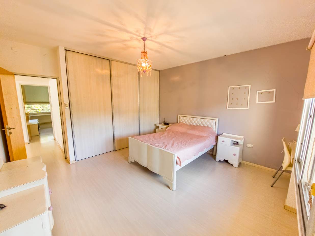 VENTA CASA 4 DORM 2 BAÑOS GARAJE DOBLE JARDÍN PILETA B NUEVO POETA LUGONES CBA