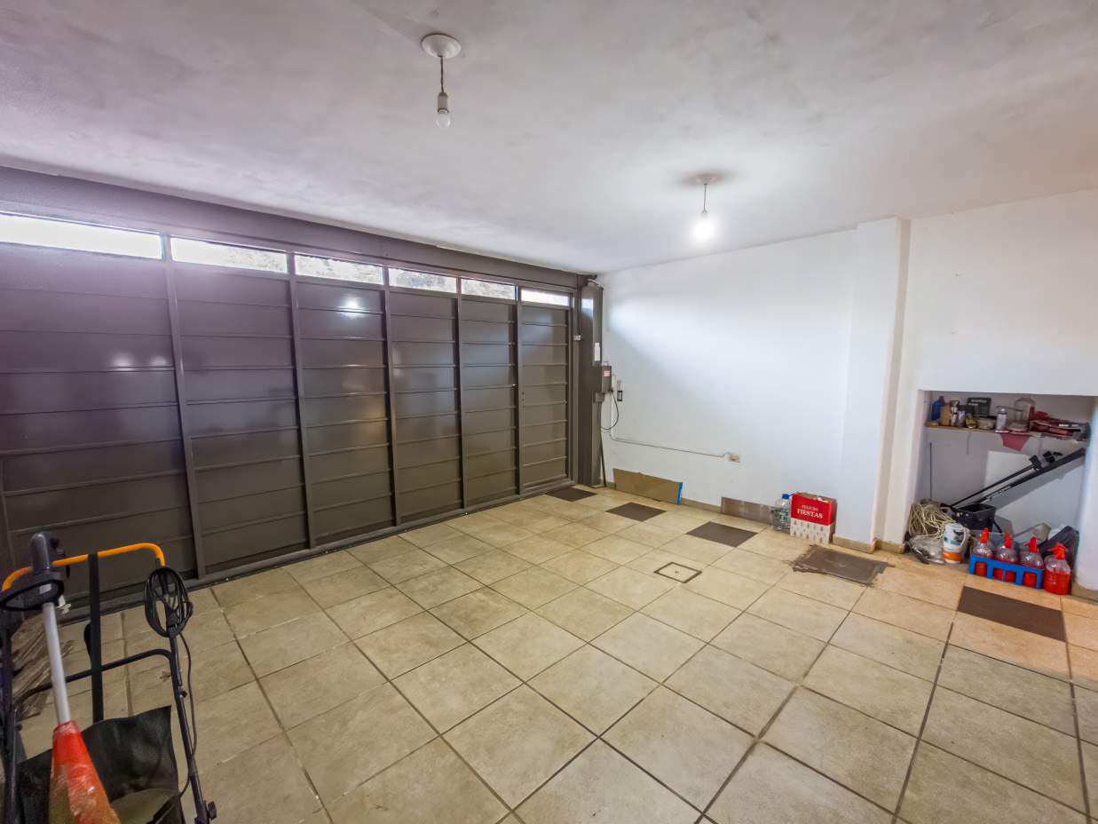 VENTA CASA 4 DORM 2 BAÑOS GARAJE DOBLE JARDÍN PILETA B NUEVO POETA LUGONES CBA