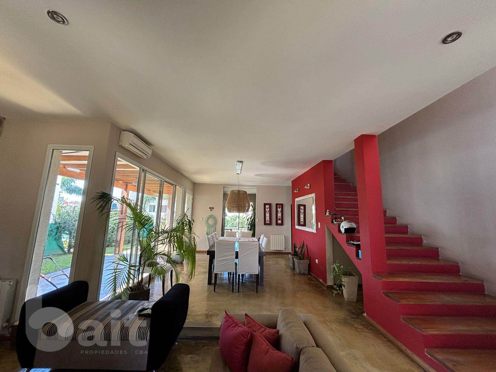 Venta casa en La Estanzuela, 3 dormitorios, pileta