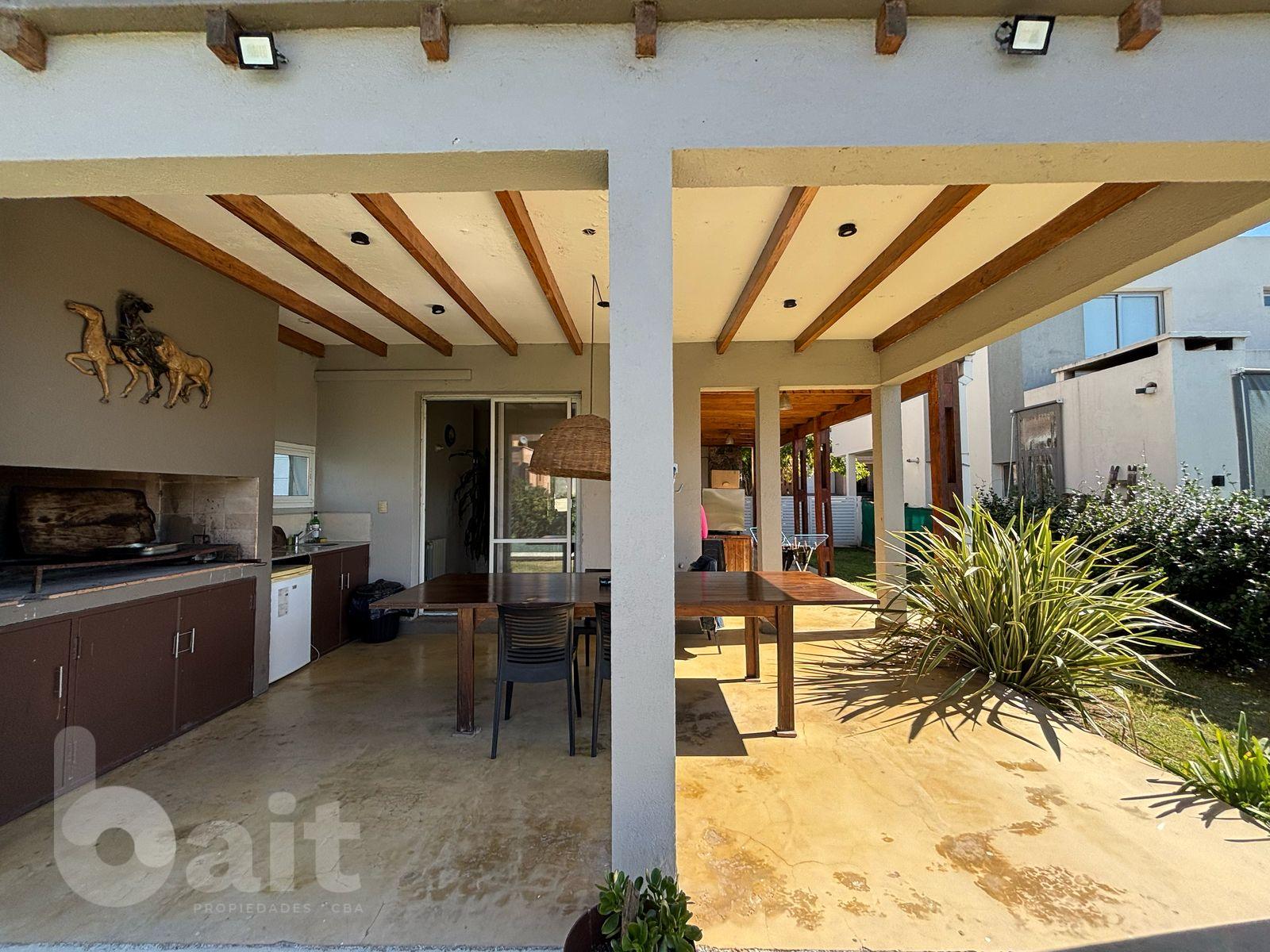 Venta casa en La Estanzuela, 3 dormitorios, pileta