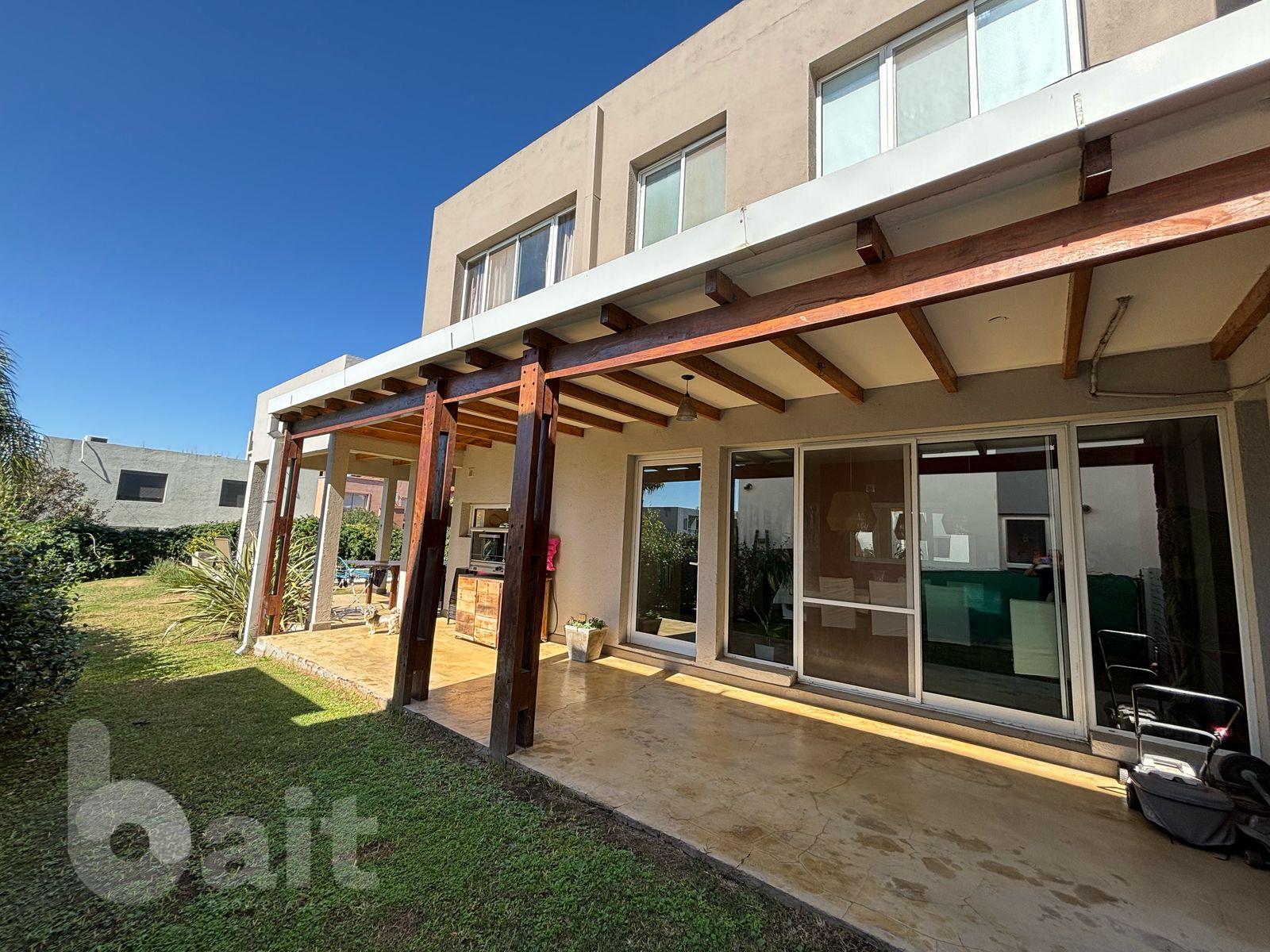 Venta casa en La Estanzuela, 3 dormitorios, pileta