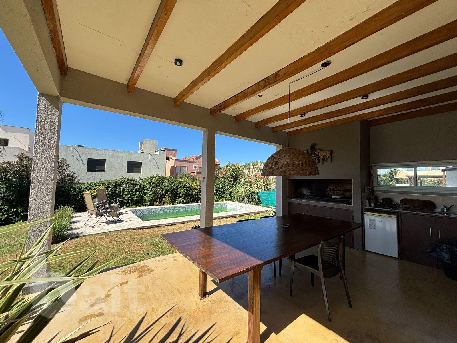 Venta casa en La Estanzuela, 3 dormitorios, pileta