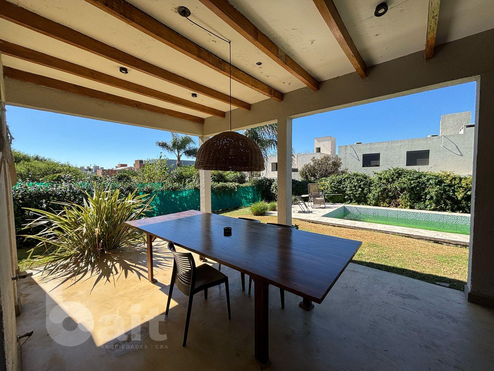 Venta casa en La Estanzuela, 3 dormitorios, pileta