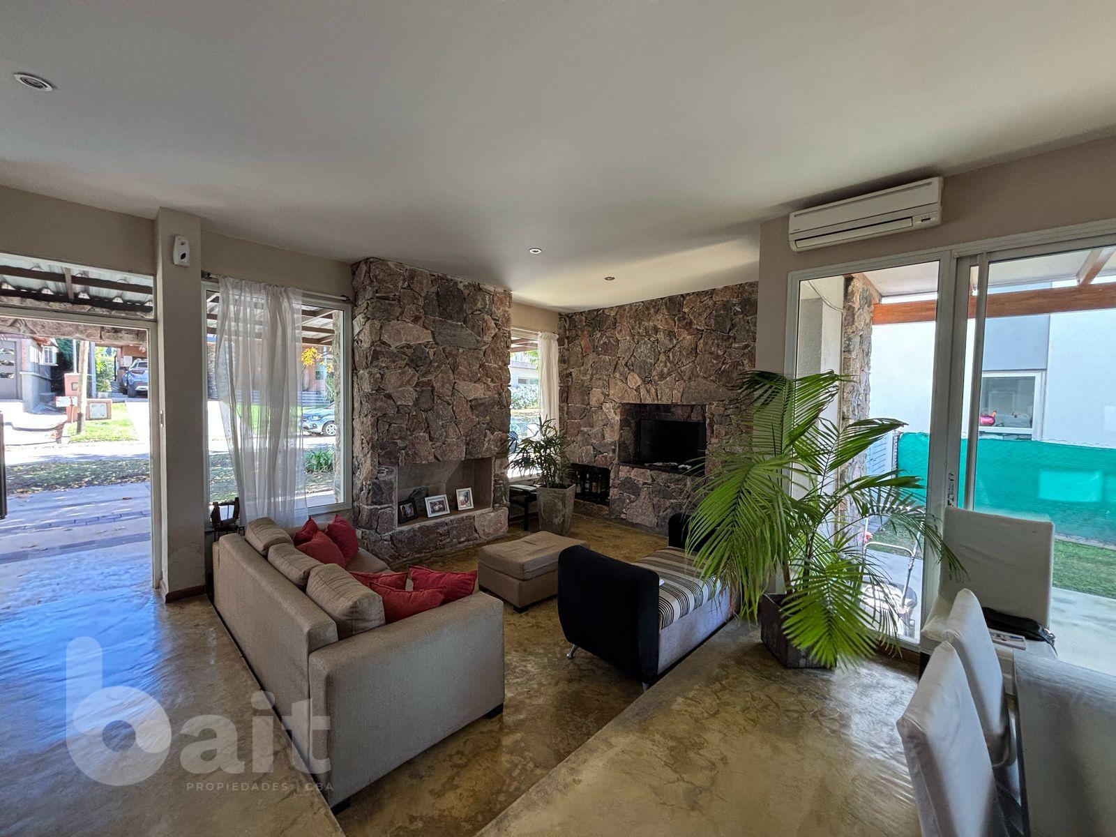 Venta casa en La Estanzuela, 3 dormitorios, pileta