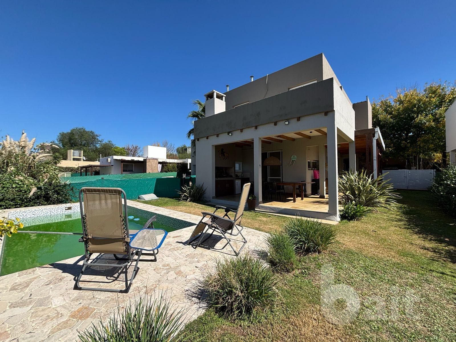 Venta casa en La Estanzuela, 3 dormitorios, pileta