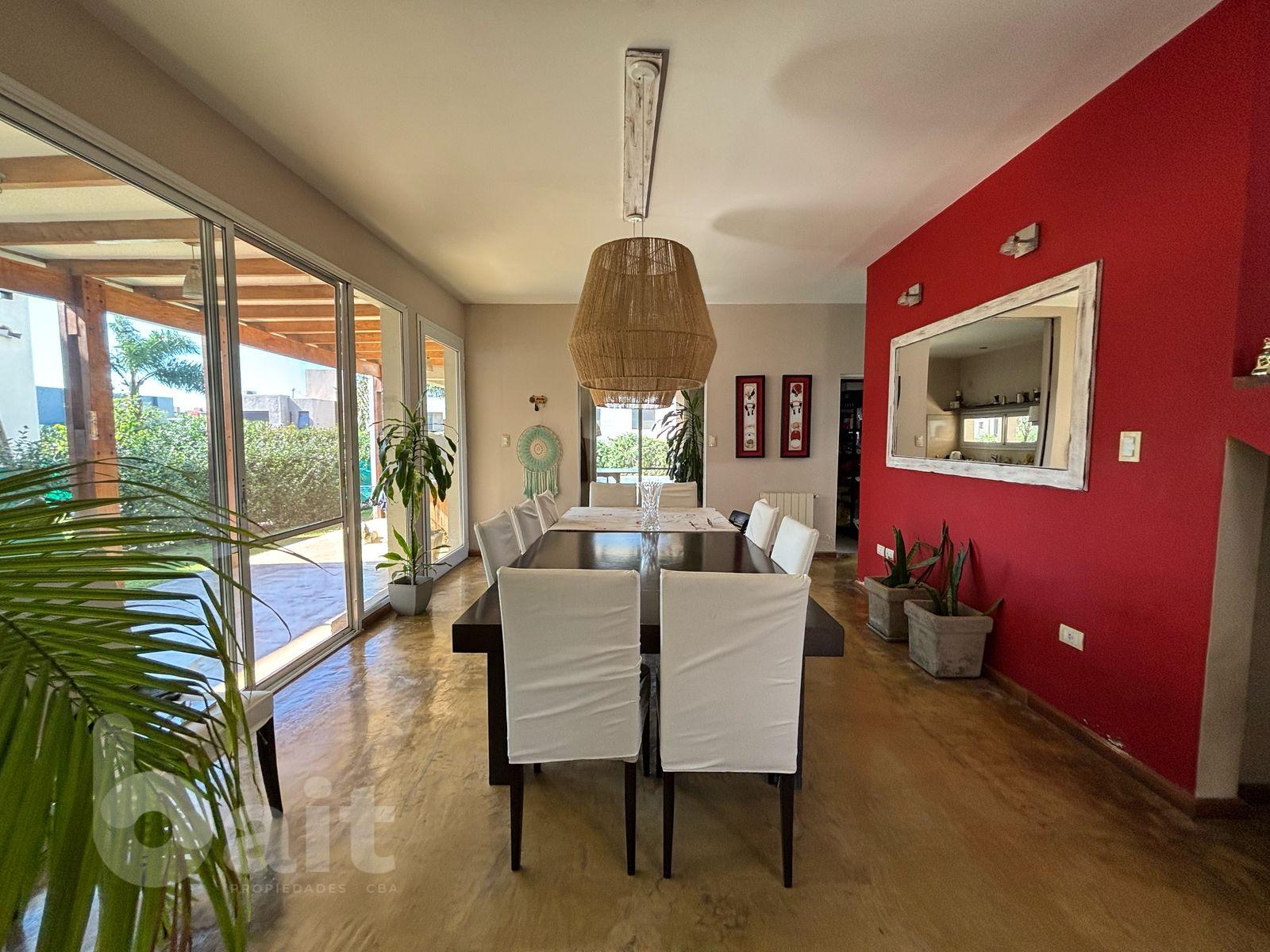 Venta casa en La Estanzuela, 3 dormitorios, pileta