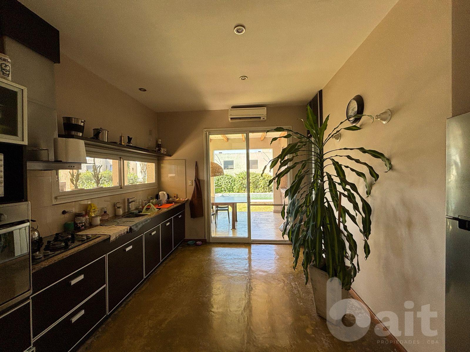 Venta casa en La Estanzuela, 3 dormitorios, pileta