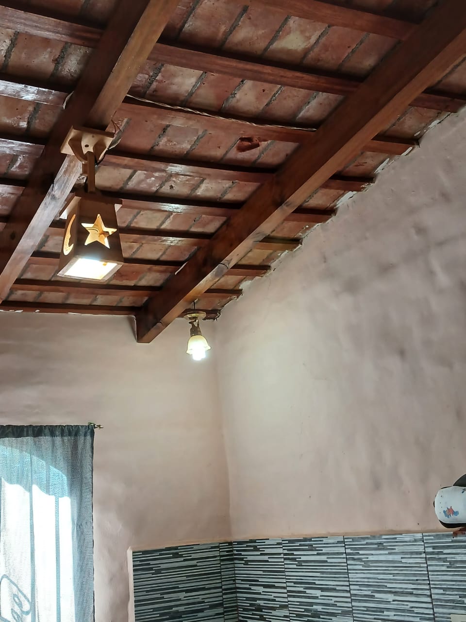 CASA EN VENTA EQUIPADA APTA HOSPEDAJE- OPORTUNIDAD-CAPILLA DEL MONTE