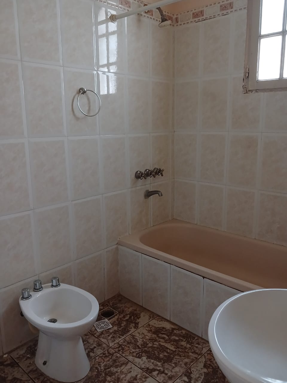 CASA EN VENTA EQUIPADA APTA HOSPEDAJE- OPORTUNIDAD-CAPILLA DEL MONTE