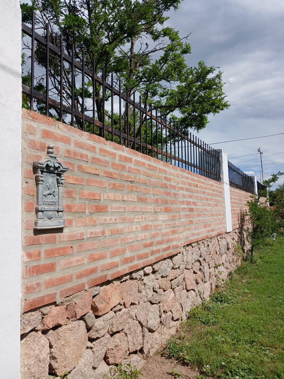 CASA EN VENTA EQUIPADA APTA HOSPEDAJE- OPORTUNIDAD-CAPILLA DEL MONTE