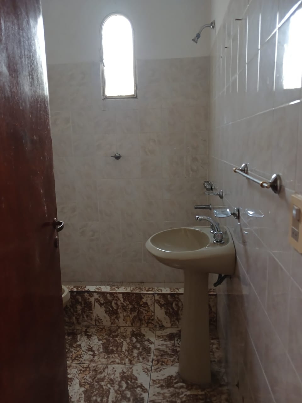 CASA EN VENTA EQUIPADA APTA HOSPEDAJE- OPORTUNIDAD-CAPILLA DEL MONTE