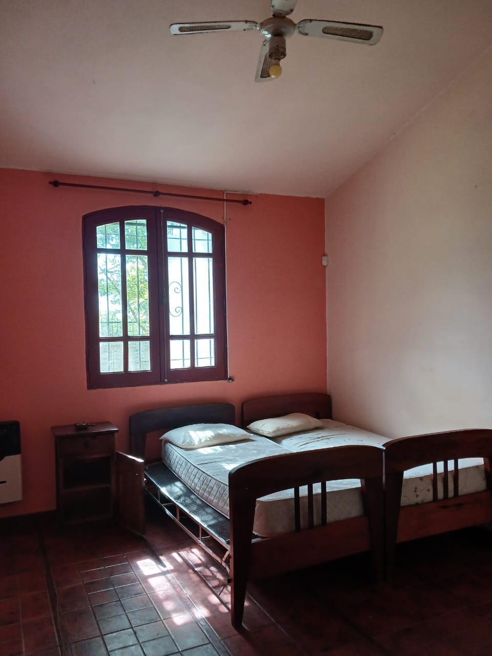 CASA EN VENTA EQUIPADA APTA HOSPEDAJE- OPORTUNIDAD-CAPILLA DEL MONTE