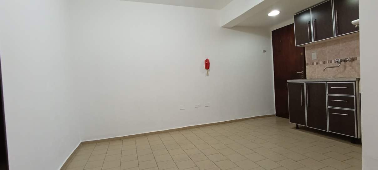 Viví en el corazón Nueva Córdoba: depto de 1 dorm con patio propio!