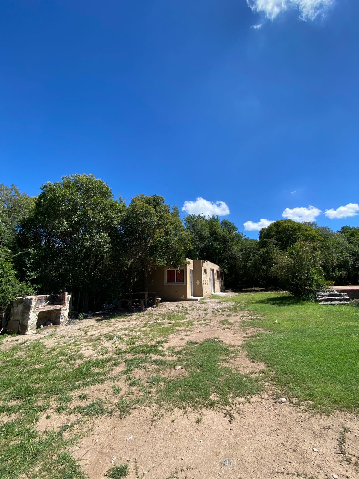 Se vende casa de dos dormitorios y loft en Huerta Grande. Provincia de Córdoba.