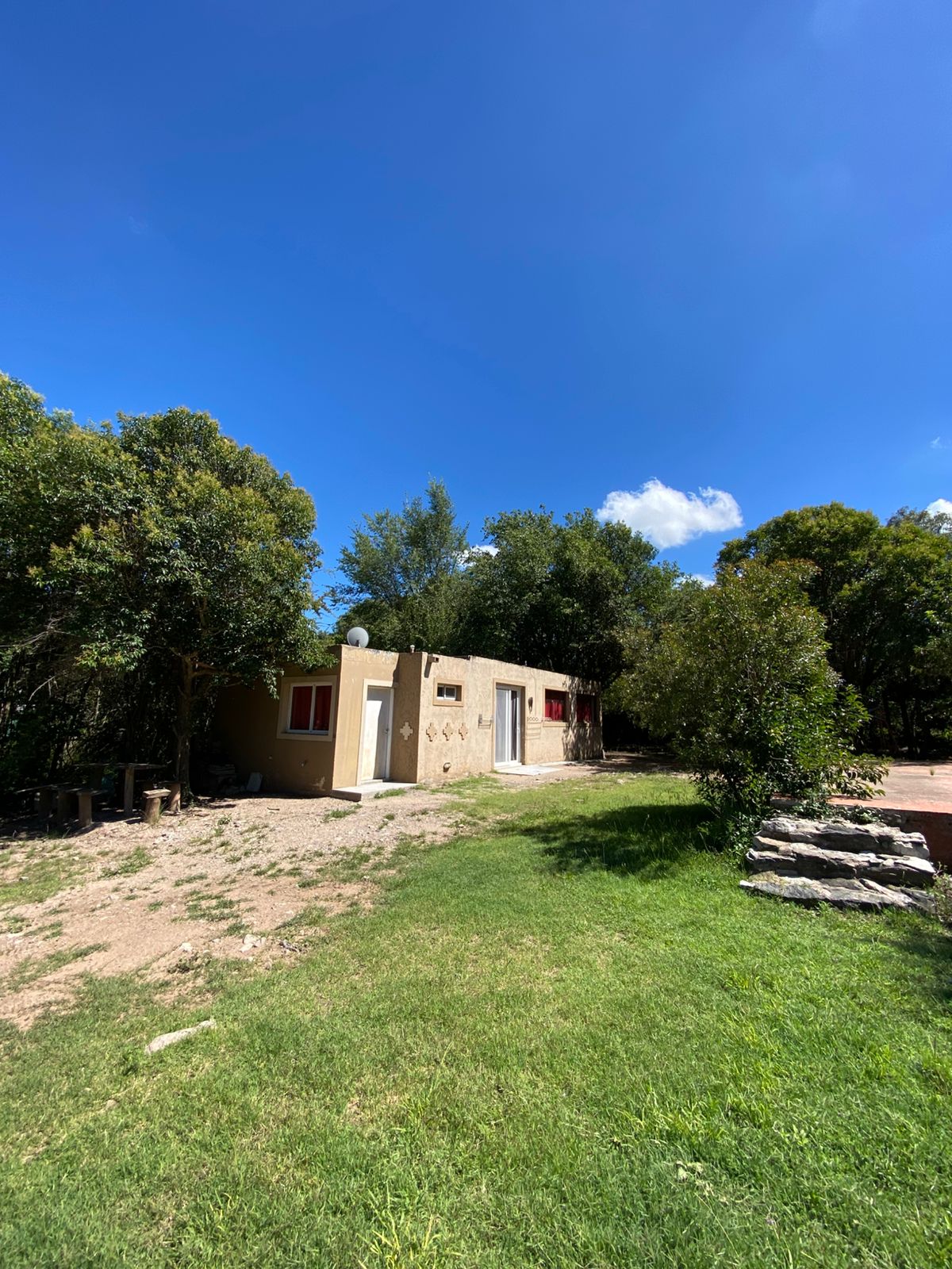 Se vende casa de dos dormitorios y loft en Huerta Grande. Provincia de Córdoba.