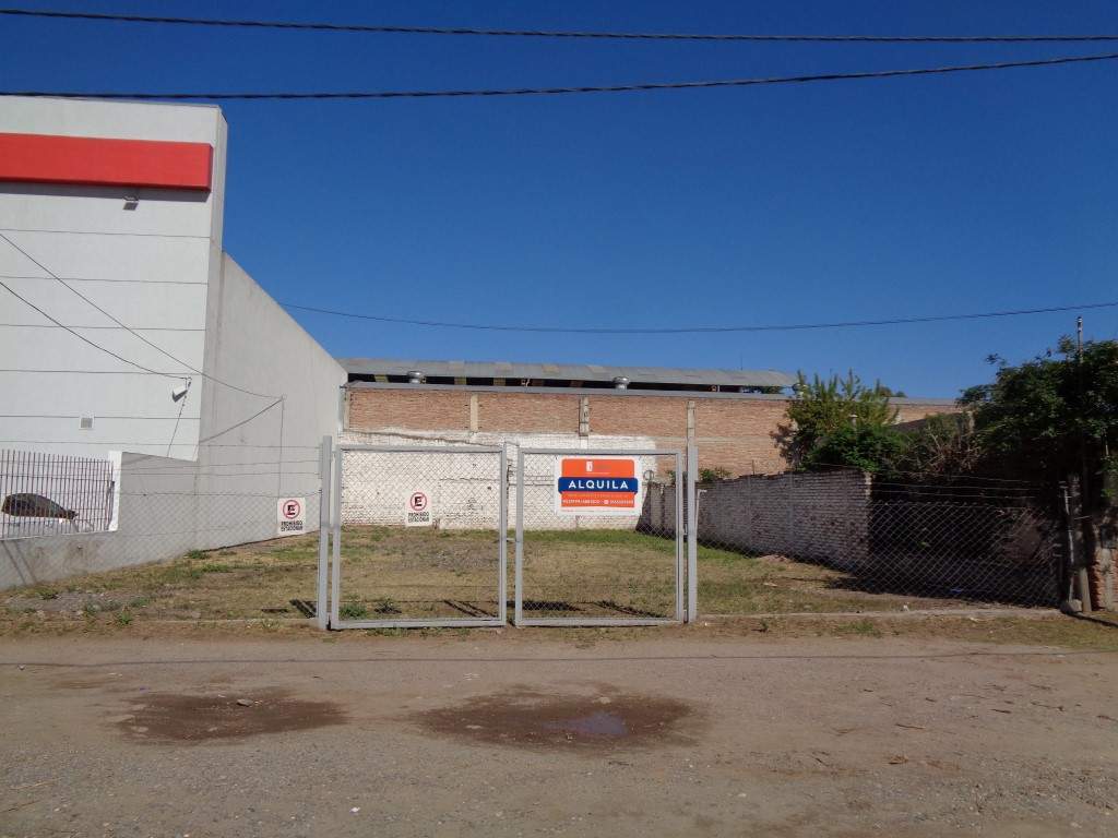 Barrio Los Boulevares - Excelente Terreno Externo con Cerramiento Perimetral y Servicios Conectados, Colinda con el Banco Santander Río