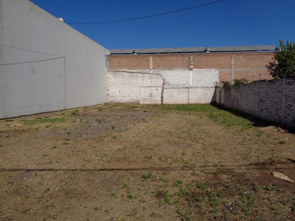 Barrio Los Boulevares - Excelente Terreno Externo con Cerramiento Perimetral y Servicios Conectados, Colinda con el Banco Santander Río