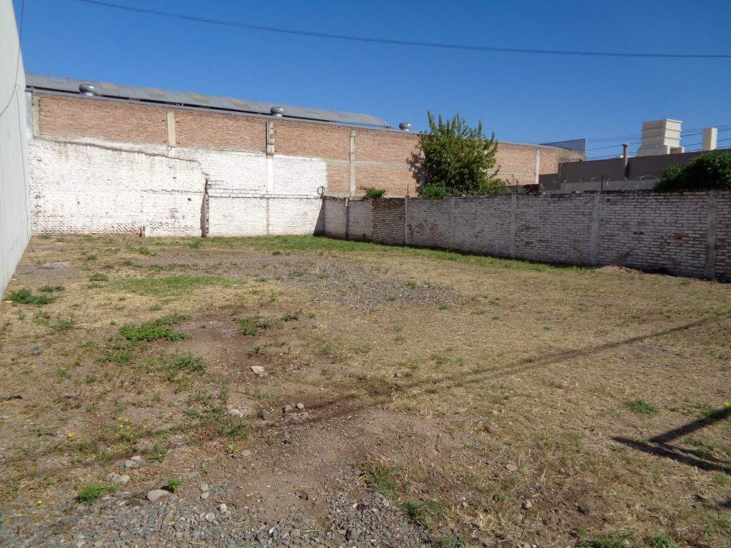 Barrio Los Boulevares - Excelente Terreno Externo con Cerramiento Perimetral y Servicios Conectados, Colinda con el Banco Santander Río