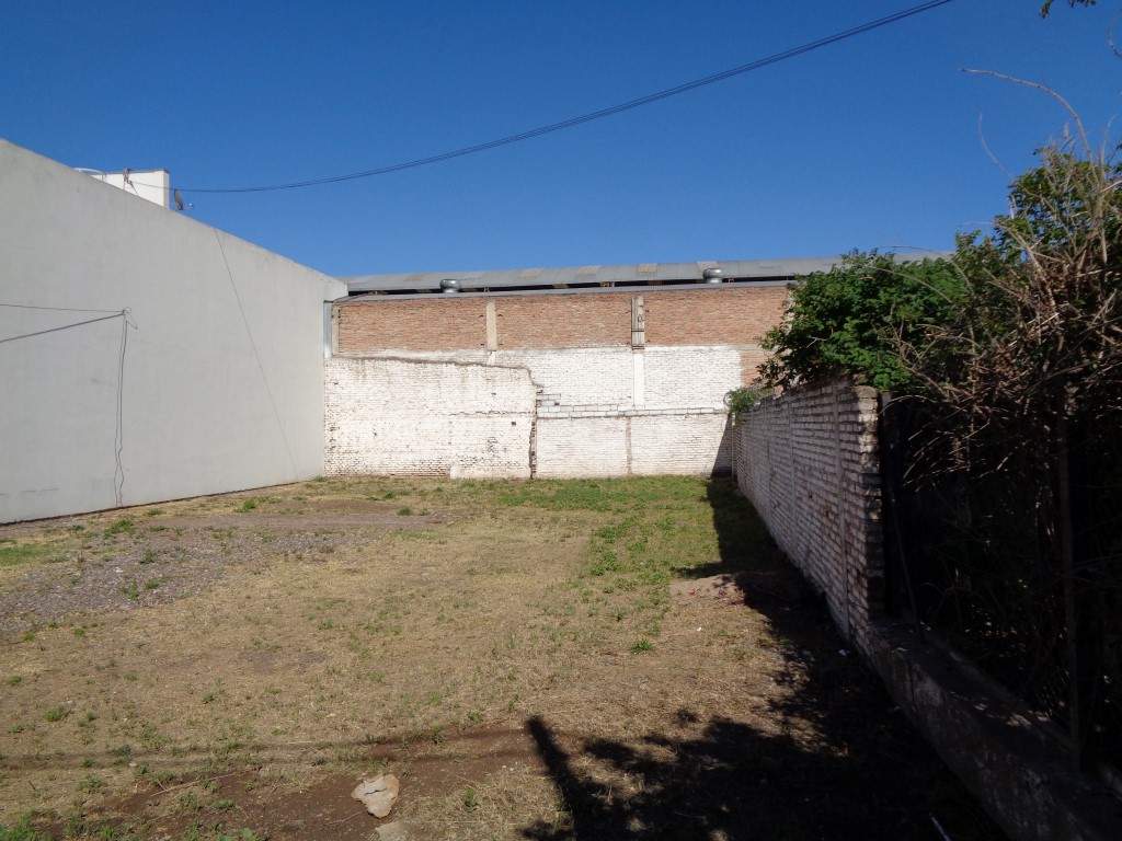Barrio Los Boulevares - Excelente Terreno Externo con Cerramiento Perimetral y Servicios Conectados, Colinda con el Banco Santander Río