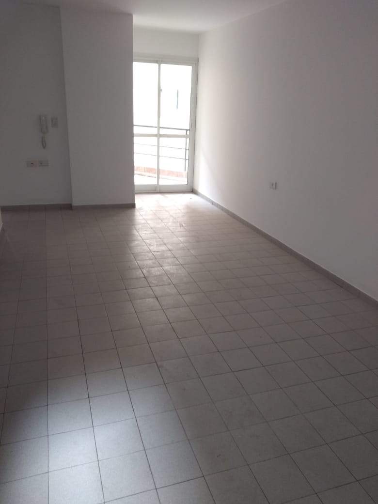 Alquilo dpto 1 dorm. a metros del Buen Pastor. Nueva Córdoba.