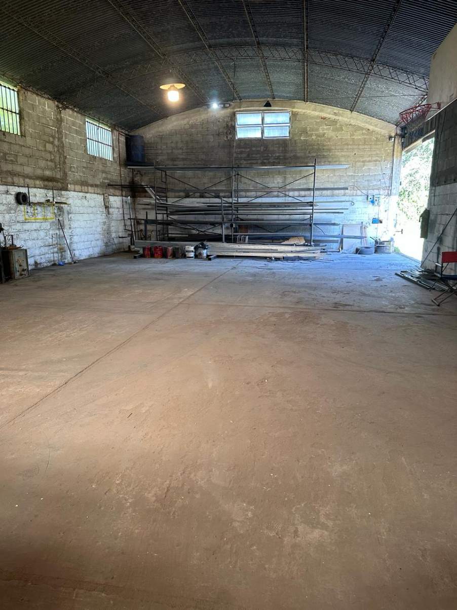 GALPON EN VENTA - 2100 M2 - ARGUELLO