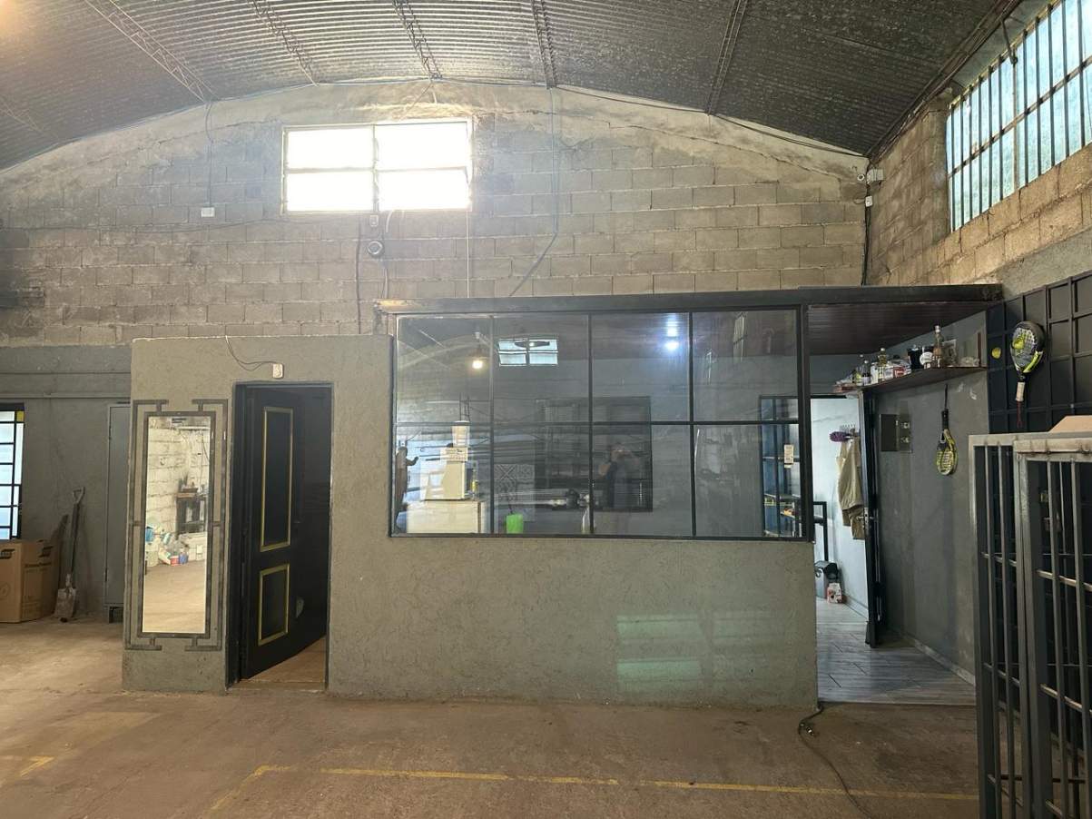 GALPON EN VENTA - 2100 M2 - ARGUELLO
