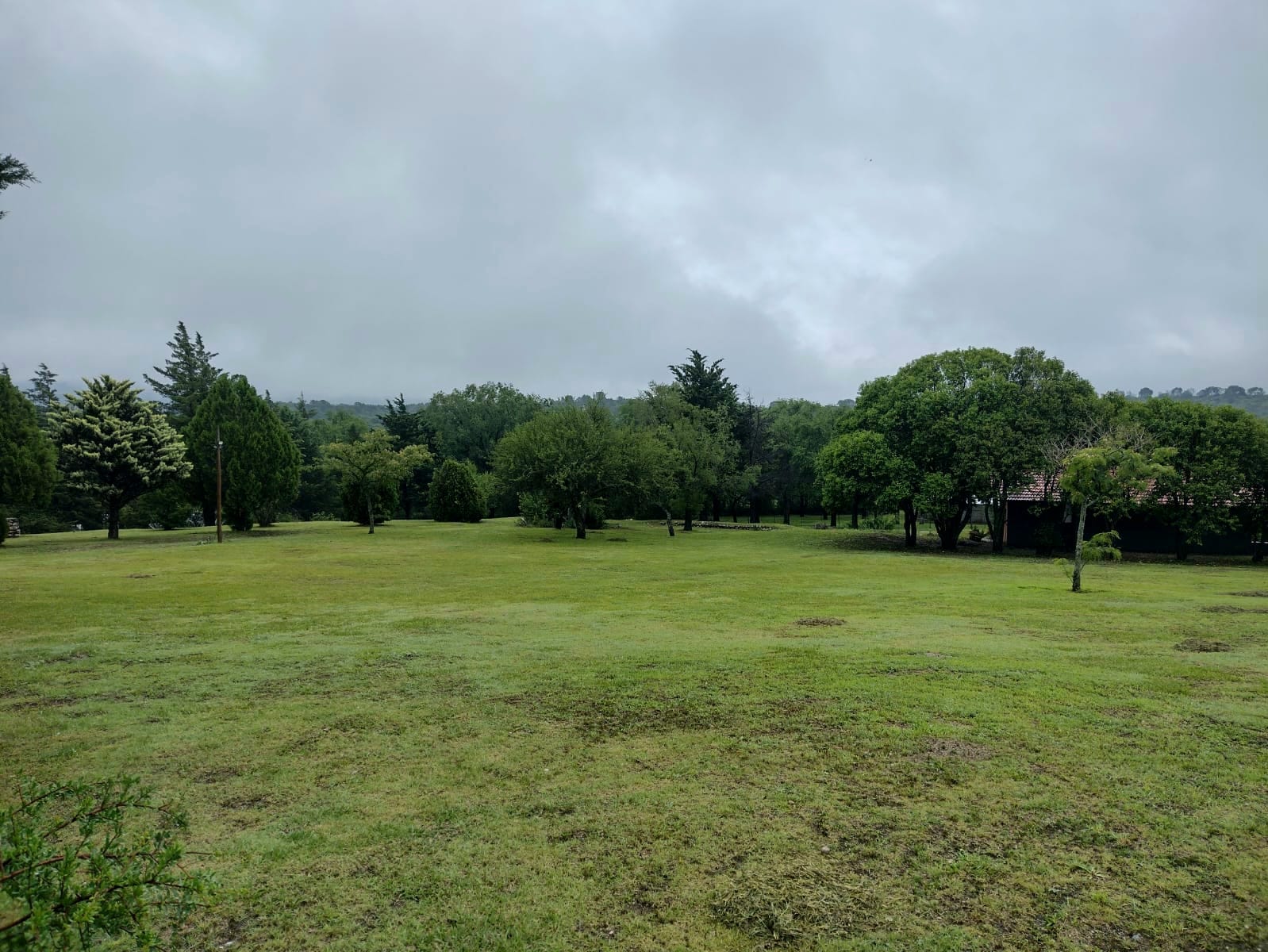 Complejo de cabañas, club house, confitería y restaurant