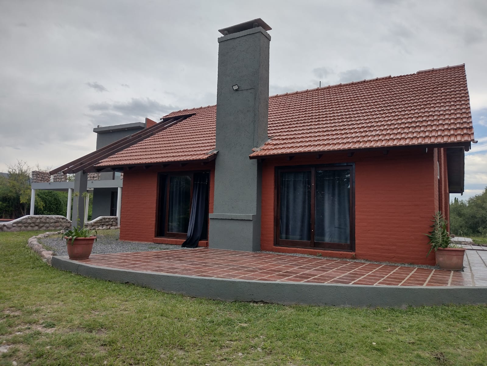 Complejo de cabañas, club house, confitería y restaurant