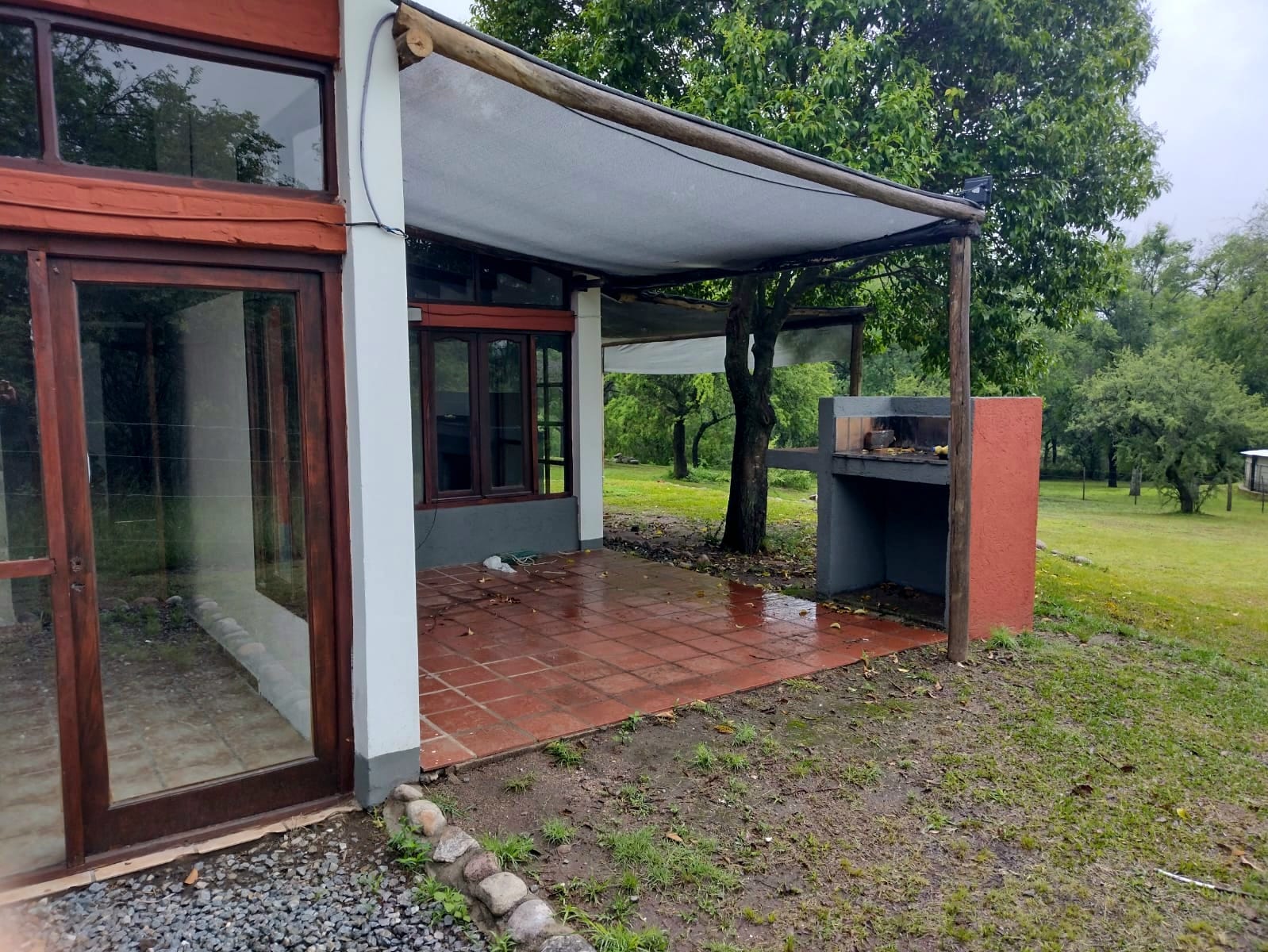 Complejo de cabañas, club house, confitería y restaurant