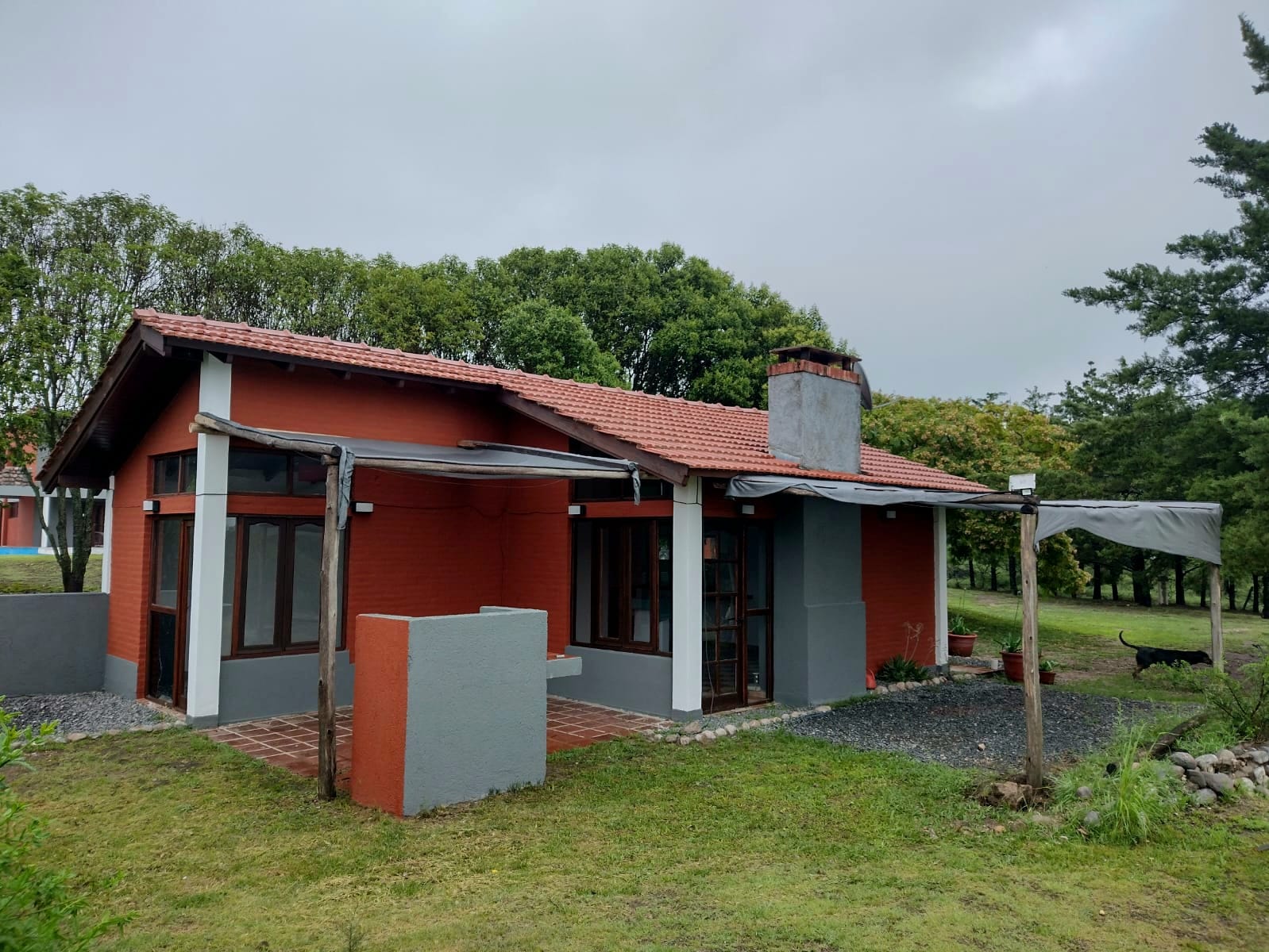 Complejo de cabañas, club house, confitería y restaurant