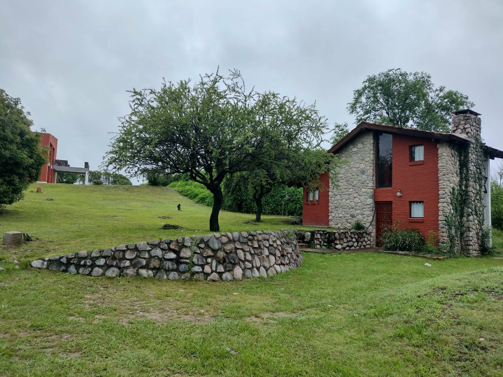 Complejo de cabañas, club house, confitería y restaurant