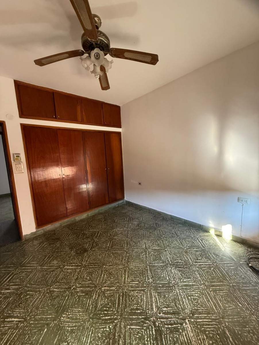 ALQUILER CASA 2 DORM CON PATIO Y COCHERA